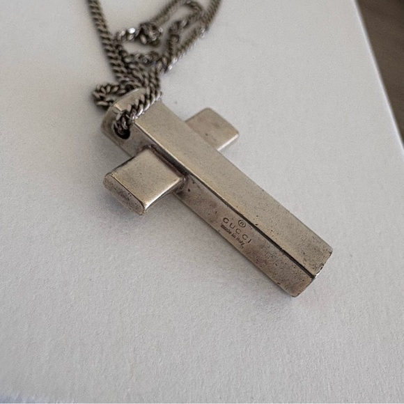 Vintage Gucci Silver Cross Pendant Necklace - Picture 4 of 12